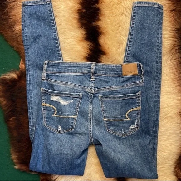 American Eagle Outfitters Women's Blue Distressed Jeans - Picture 3 of 6